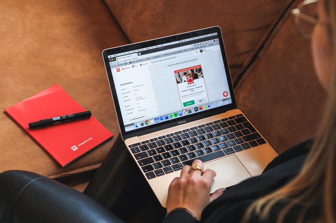 Woman, communication, network — How to Build a Scalable Digital Onboarding Program for Remote Teams