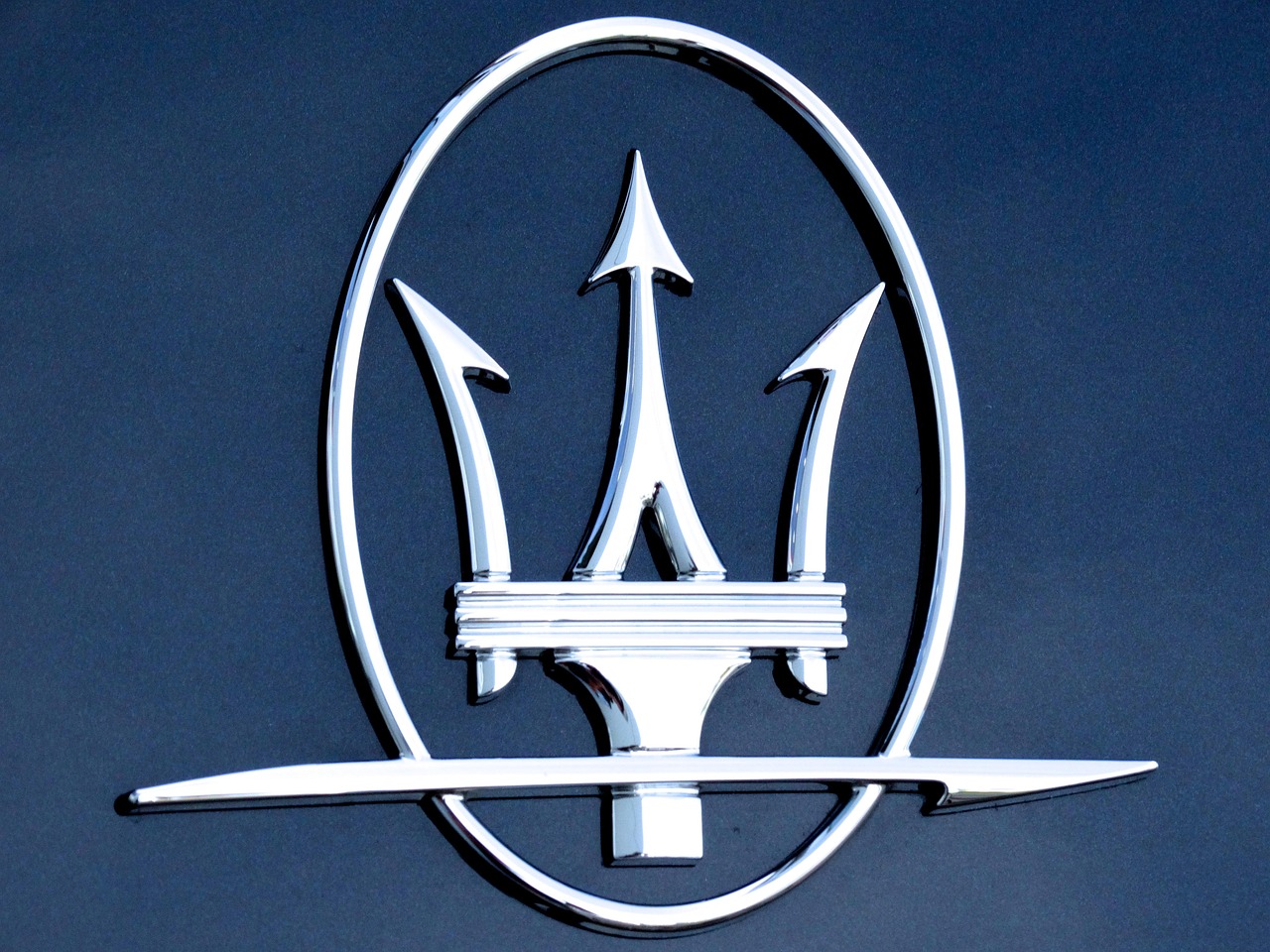 Maserati, logo, car brand — Strategie Efficaci per un Doping Sicuro nel Bodybuilding